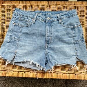 Old Navy Women's OG Light Blue Frayed Jean Shorts